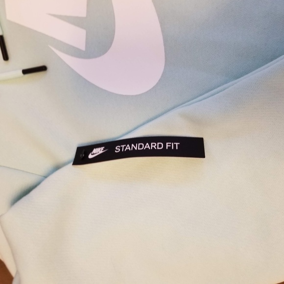 SOLD - Nike Cropped Hoodie Sweatshirt - Picture 5 of 6